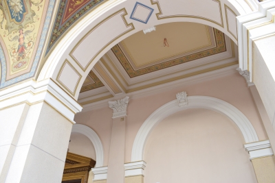 Komplexní výmalba stěn 1NP a 2NP v Národním Muzeu Praha - ochoz